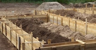 Ленточный фундамент с цоколем в Воскресенске - от 15714 руб.